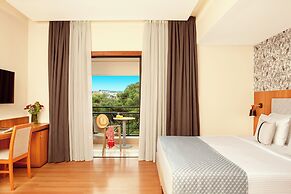 Zeus Essence Ramada by Wyndham Athens