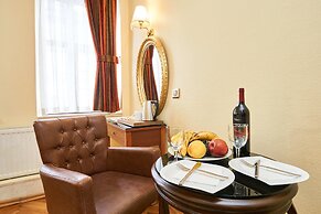 Amber Hotel - Special Class