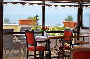 Amber Hotel - Special Class