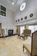 Monte Carlo Inn Vaughan Suites