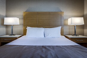 Monte Carlo Inn Vaughan Suites