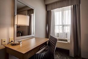 Monte Carlo Inn Vaughan Suites