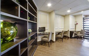 Monte Carlo Inn Vaughan Suites