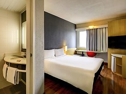 ibis Tamboré