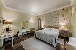 Locanda Don Serafino Historical Boutique Hotel