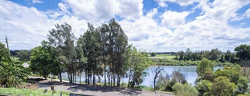 Windsor Riverview Inn