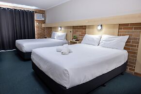 Windsor Riverview Inn