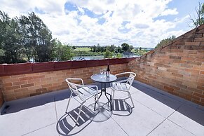 Windsor Riverview Inn