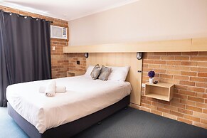 Windsor Riverview Inn