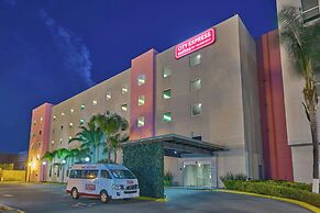 City Express Suites by Marriott Querétaro