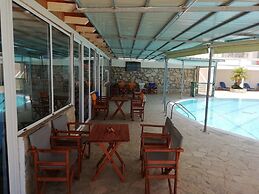 Creta Suites