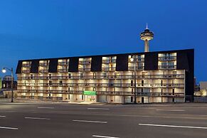 Wyndham Garden Niagara Falls Fallsview