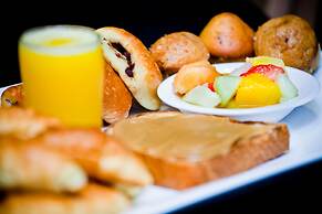 Hotel & Suites Le Dauphin Quebec