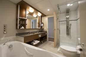 Hotel & Suites Le Dauphin Quebec