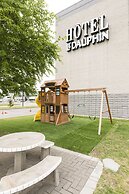 Hotel & Suites Le Dauphin Quebec