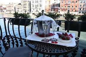 Palazzo Barbarigo Sul Canal Grande