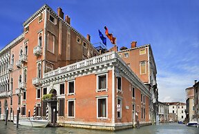 Palazzo Barbarigo Sul Canal Grande