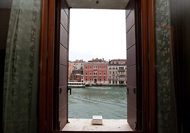 Palazzo Barbarigo Sul Canal Grande