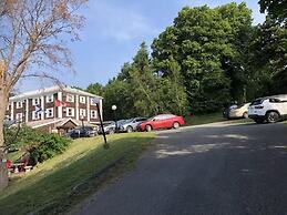 Braeside Country Inn