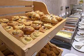 Hyde Park International