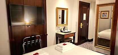 Hyde Park International