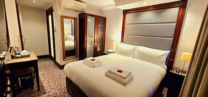 Hyde Park International