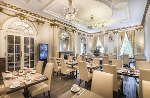 Grand Royale Hyde Park