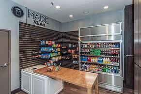 DoubleTree by Hilton North Charleston - Convention Center