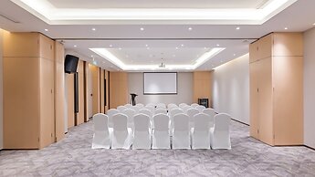 Holiday Inn Chongqing Guanyinqiao by IHG