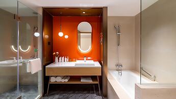 Holiday Inn Chongqing Guanyinqiao by IHG