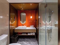 Holiday Inn Chongqing Guanyinqiao by IHG