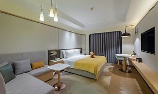 Holiday Inn Chongqing Guanyinqiao by IHG