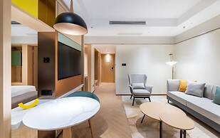 Holiday Inn Chongqing Guanyinqiao by IHG