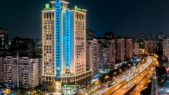 Holiday Inn Chongqing Guanyinqiao by IHG