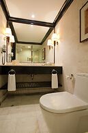 Taal Vista Hotel