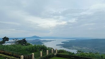 Taal Vista Hotel