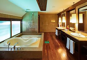 The St. Regis Bora Bora Resort