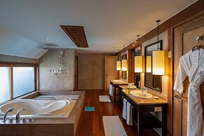 The St. Regis Bora Bora Resort