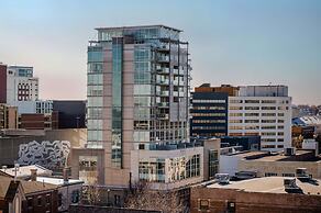 hotelVetro Iowa City, Tapestry Collection by Hilton