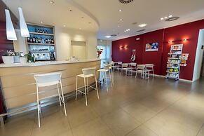 Best Western Palace Inn Hotel