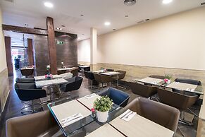 Petit Palace Tres Cruces