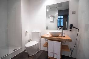 Petit Palace Tres Cruces