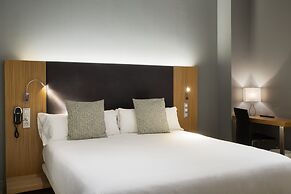 Petit Palace Tres Cruces