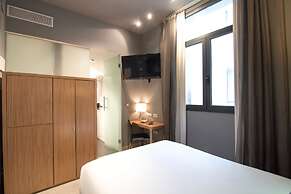 Petit Palace Tres Cruces