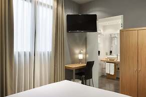 Petit Palace Tres Cruces