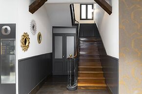 Petit Palace Tres Cruces