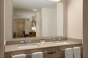 Ramada by Wyndham Rockville Centre