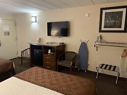 Ramada by Wyndham Rockville Centre