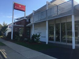 Ramada by Wyndham Rockville Centre