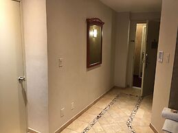 Ramada by Wyndham Rockville Centre